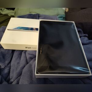 Like-New APPLE IPAD MINI 16gb